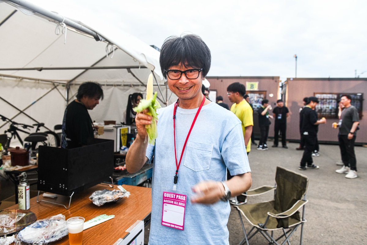 masayuki_web's tweet image. フラワーカンパニーズ竹安さんから写真が届きました。昨日出演した霧フェスを楽しまれたのが伝わってきますね。
…なんで僕のアカウントでアップさせるんですか!
📸@k_akn35