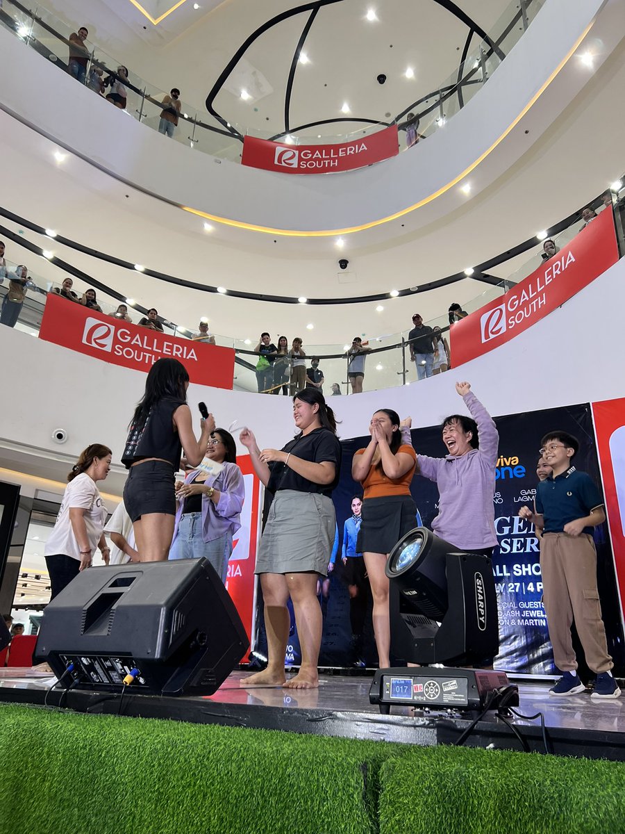 VivaOnePH's tweet image. Game na game na nakipaglaro ang Bad Genius: The Series fans this afternoon!
Bad Genius: The Series episodes 1 & 2 now streaming only on #VivaOne! vivaone.page.link/BadGeniusTheSe…
Viva One, Bida Ka Dito!
#BadGeniusTheSeries #BadGeniusPh #BadGeniusatGalleriaSouth