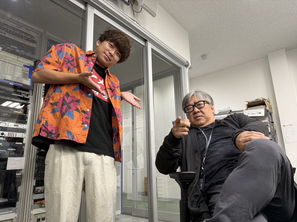 fmiruka's tweet image. 【出張!山下家】#函館
19時~20時30分まで生放送!!
内容は、、、あまり決まってません!
ゲリラな感じを楽しんでください!
メール: yama@fmiruka.co.jp
#FMいるか の投稿もどうぞ!
#YouTube
youtube.com/watch?v=n2juJO…
#例のアロハ