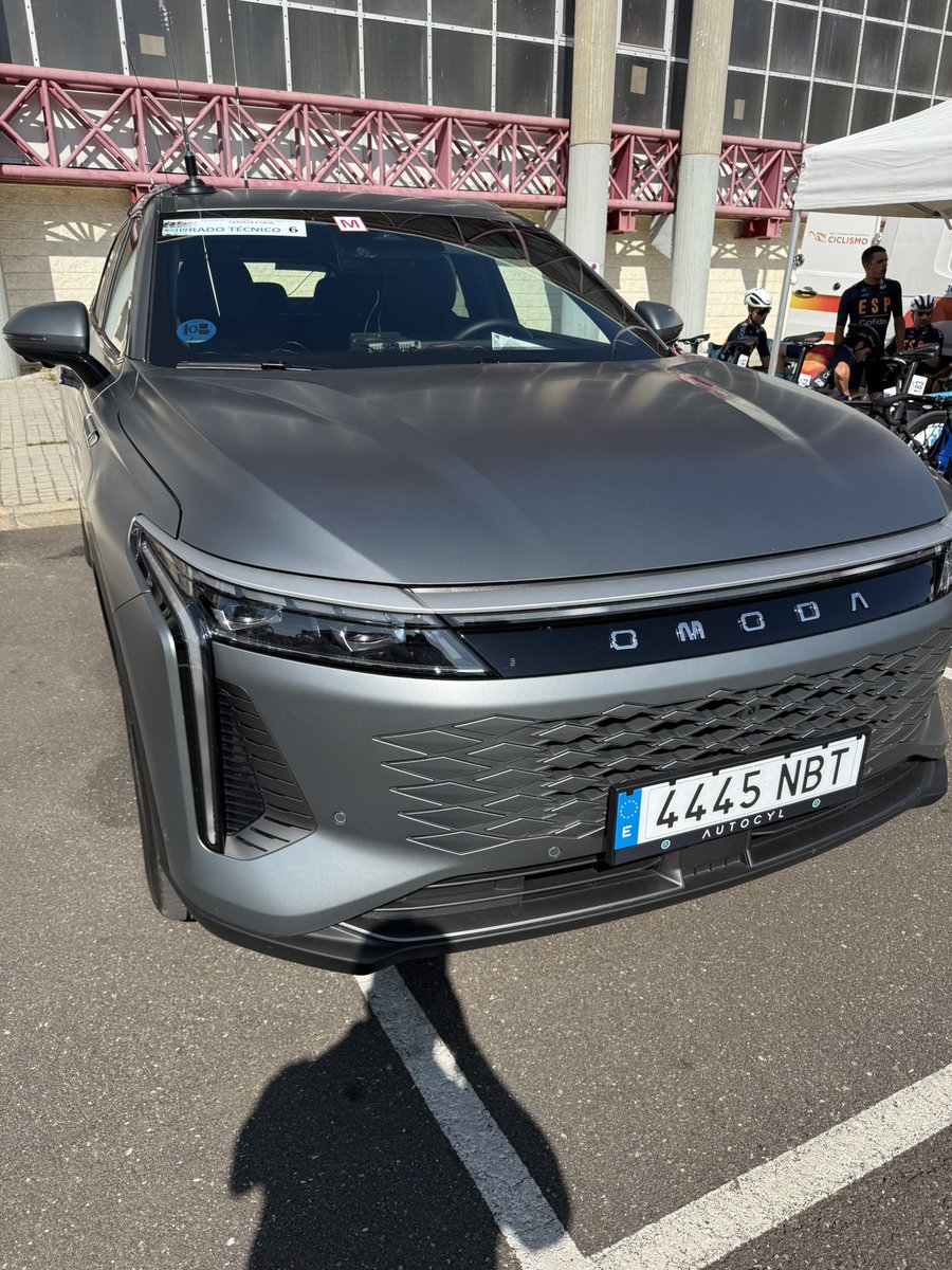 Pepino de <a href="/grupoautocyl/">Grupo Autocyl</a> en la Clásica de Castilla y León Coche que llevamos a los mandos con la Presidenta del Jurado técnico y la mejor Radio Vuelta <a href="/Guajardo_Monica/">Monica Guajardo</a>