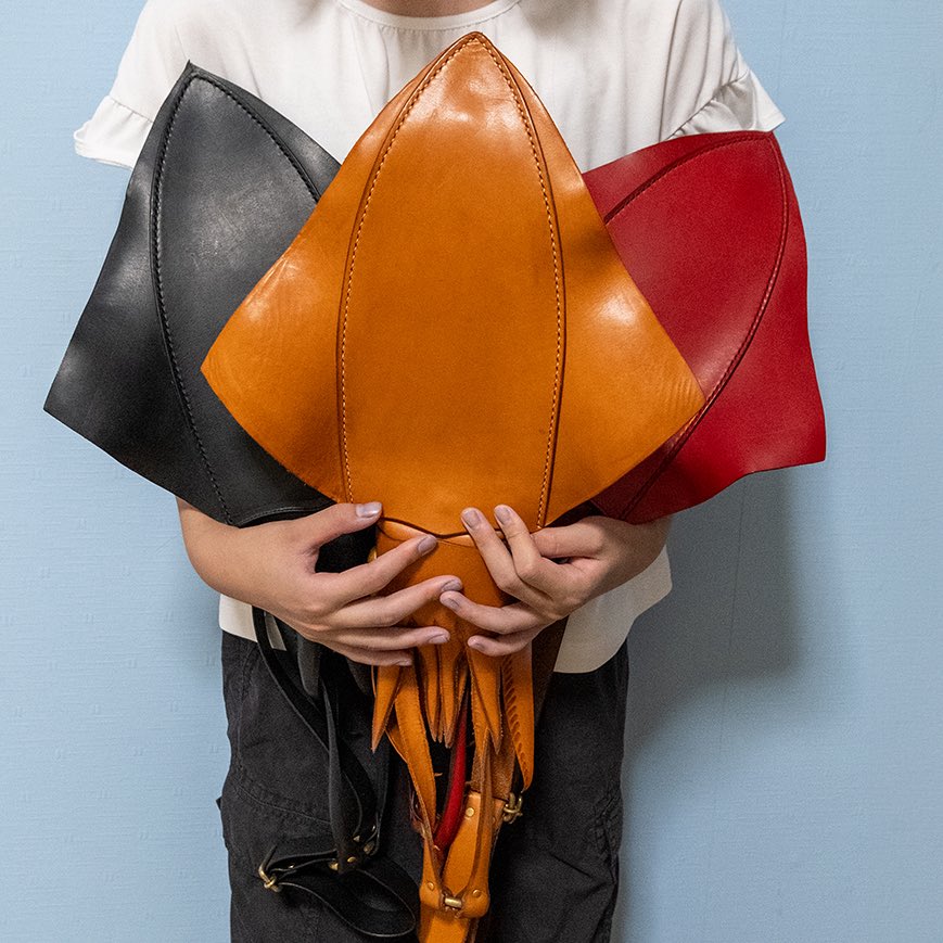 cokecoleather's tweet image. 本日7/27 20:00〜ネットショップでの販売を再開します。
今回はタコバッグ、ポーチの受注はありません。タコウデちゃんは在庫あります。
ソデイカバッグの店頭展示品がお買い得になってます。
cokeco.shop-pro.jp