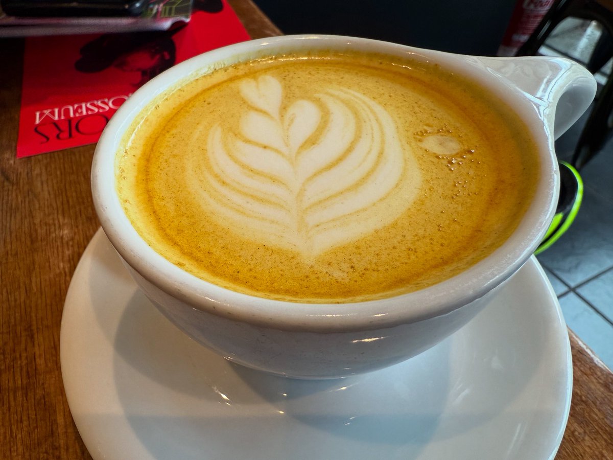 KevinWilsonPR's tweet image. TURMERIC LATE - the perfect pick me up after 3 hours of self care - an hour’s 🚴🏽♂️ an hour in the gym and a 60-minute hot vinyasa flow yoga class 🧘♂️