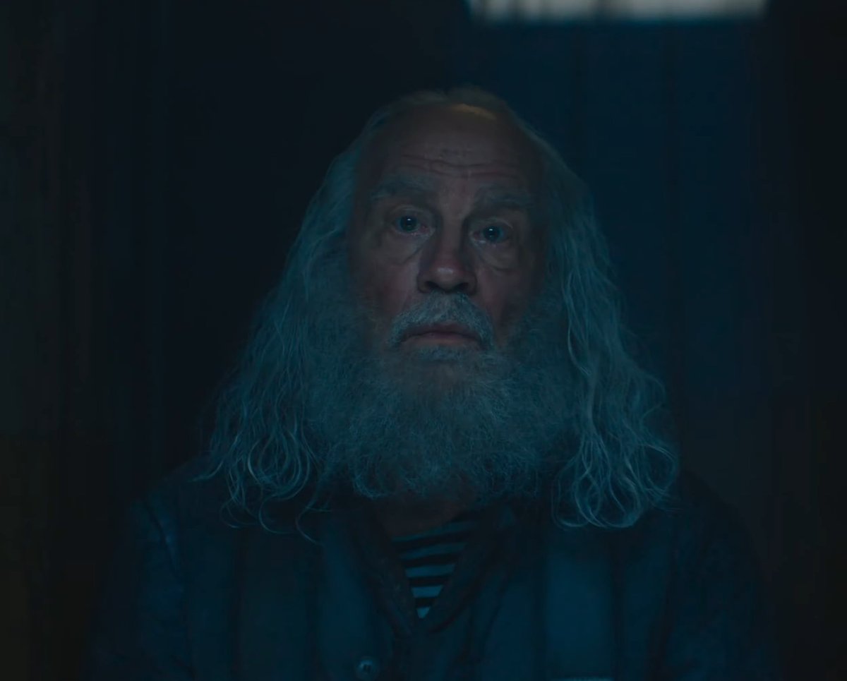 ItsDawn___'s tweet image. Red Ghost em #FantasticFour :
-Ia aparecer nas TVs no começo do filme falando que os seus super-macacos iam mandar a nave do F4 pra longe no espaço.
-Seria o responsável por quebrar as "pontes" pra frustrar o Reed.
-Ia aparecer no finalzinho olhando pra câmera numa cela.