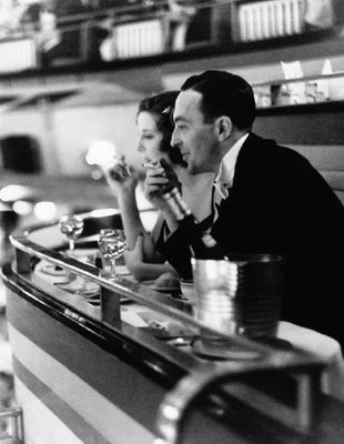 "A partir de una edad, a casi todos nos sucede lo mismo: ni tenemos solución ni somos un gran problema. A este lamentable estado suele llamársele madurez".
"Diario de K", Karmelo Iribarren
📷Kurt Hutton