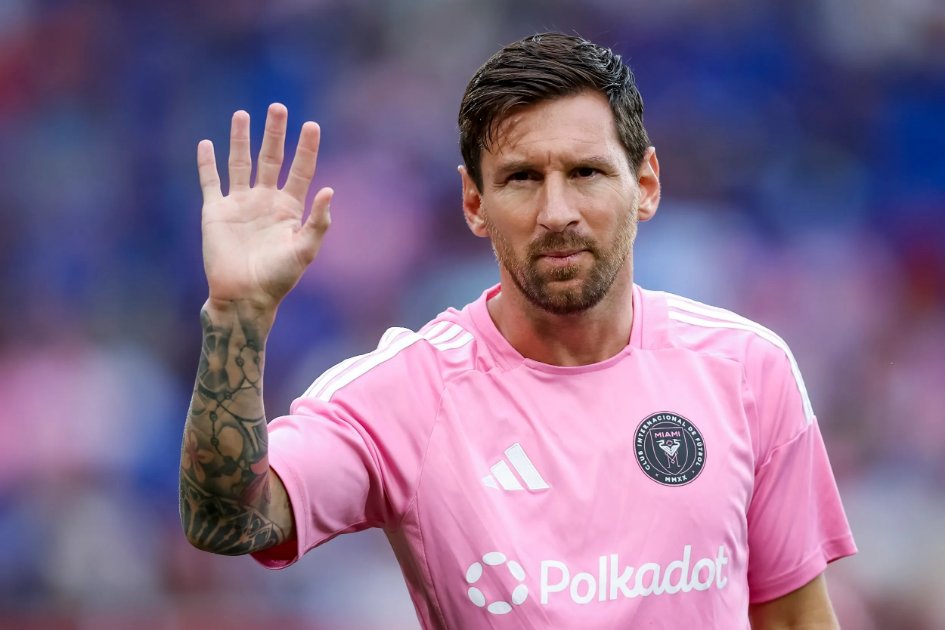 Lionel Messi is "extremely upset" after receiving a one-game MLS suspension for missing the All-Star Game. Inter Miami hopes this won't affect his long-term future with the club. metro.co.uk/2025/07/25/lio…