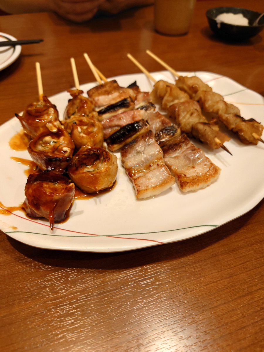 sat_sorara's tweet image. 息子さんは藤枝の子達と懇親会で焼き肉🍖
おれは送ったついでにすぐ近くの串鳥😁嫁さんと2人で食事なんて何年ぶりだべ😅