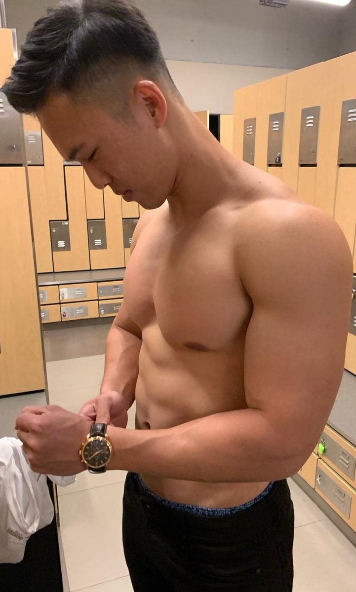 突然發現教練好正😳😳