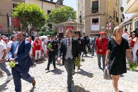 alextoquero's tweet image. Santa Ana. Día grande en #Tudela. Acompañando a la abuela, a nuestra patrona por las calles de su ciudad. #santaana2025 #fiestasdetudela @AytoTudela @UpntudelaNa #Navarra