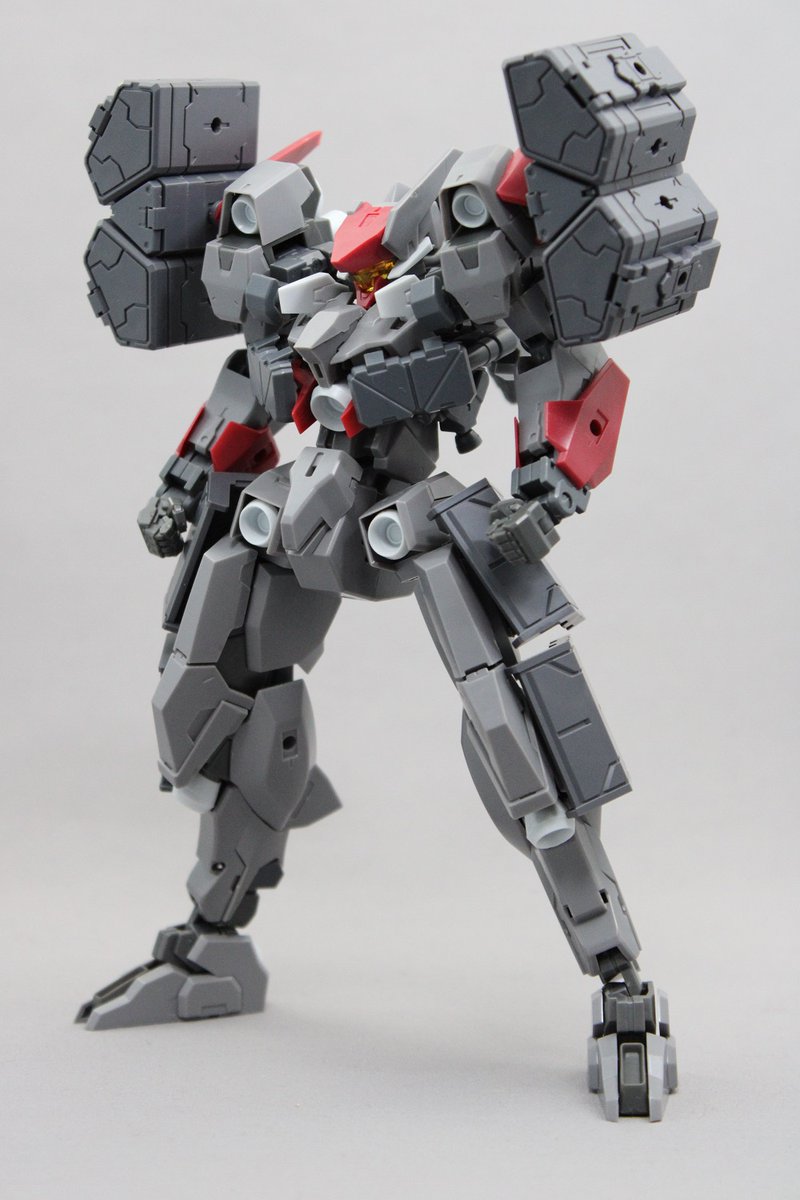 fortresshum's tweet image. オンリーミサイラー。

リンクミサイル２セット装備。
マルチミサイルをハブにするとイイ感じの縦長シルエットになりますね。
シナジーを感じる。