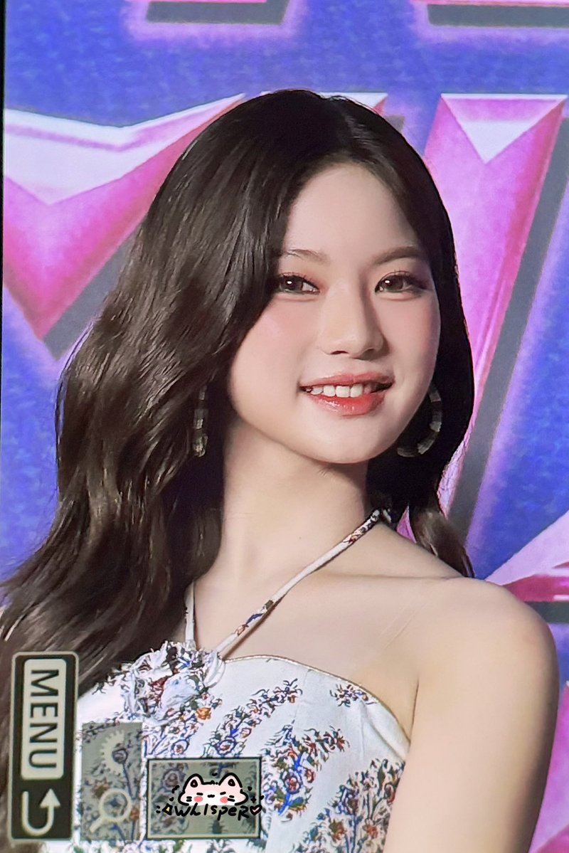 Wh1speR0123's tweet image. 250727 가요대전 프리뷰💕

#이사진최고
#아이사 #ISA 
#스테이씨 #STAYC