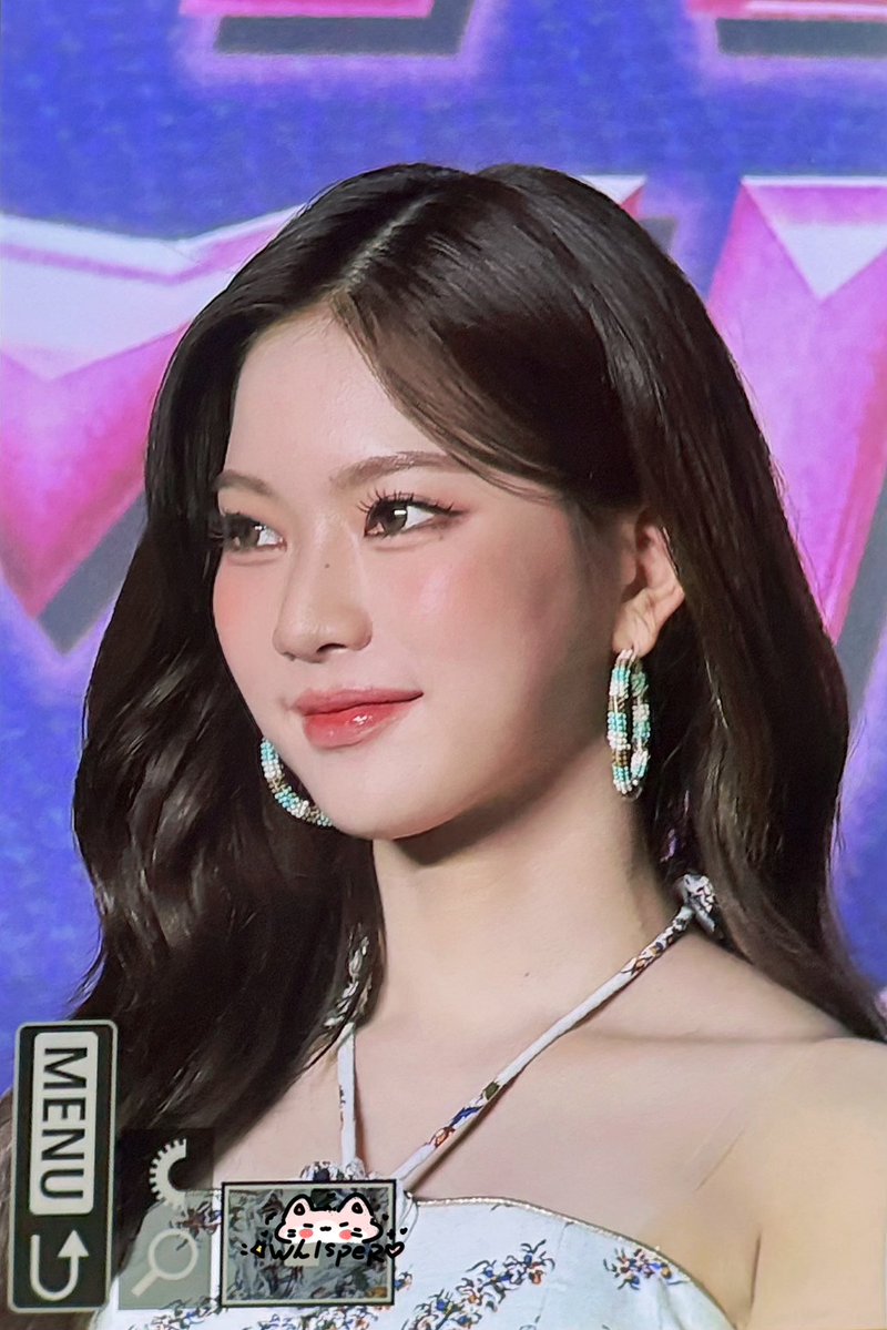 Wh1speR0123's tweet image. 250727 가요대전 프리뷰💕

#이사진최고
#아이사 #ISA 
#스테이씨 #STAYC