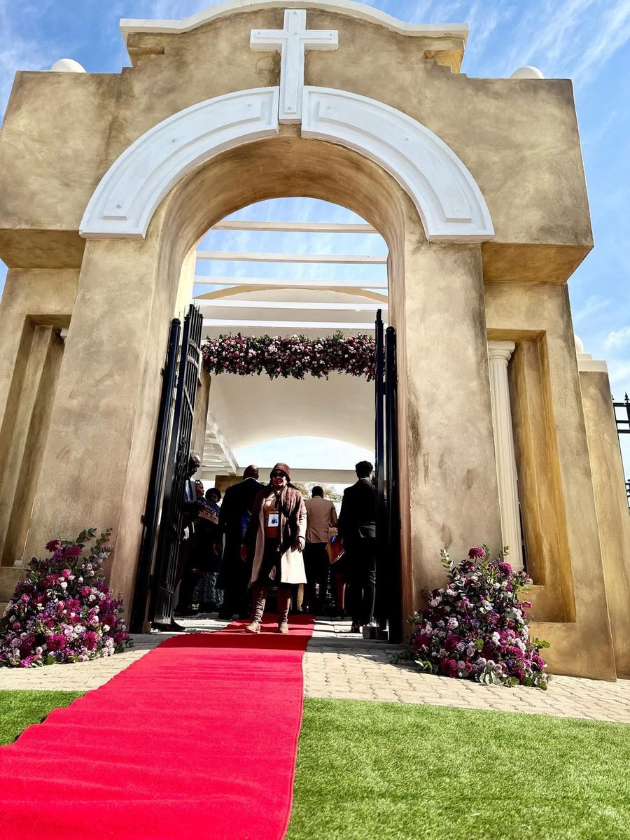 tshepanglerato's tweet image. This is so beautiful and very befitting. 

#MasireCentenary