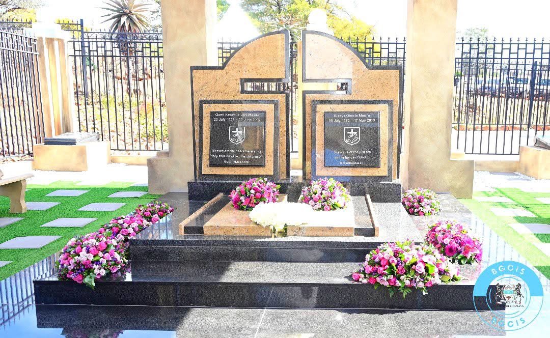 tshepanglerato's tweet image. This is so beautiful and very befitting. 

#MasireCentenary