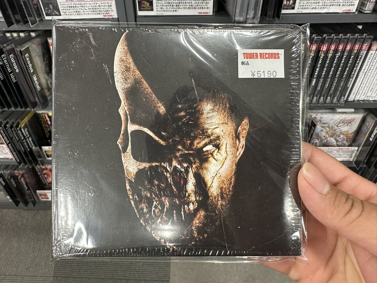 alice_herb's tweet image. Slaughter To Prevailの新譜買いにタワレコ来たけど、なんでこんな高いん？
ポイント全部ブッパすりゃタダだけどさ