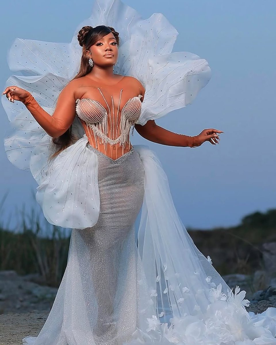 Happy plus one and congrats on your new album One and only it’s one of kind , Welldone mines <a href="/LydiahJazmine/">Lydia Jazmine</a> enjoy your day ❤️👑🎂🥂