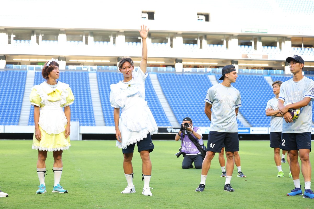 GAMBA_OFFICIAL's tweet image. 選手企画第三弾は
「ガンバ大阪人狼リフティング」⚽
見事、人狼チームが勝利✨
罰ゲームは市民チームを代表して #福岡将太 選手に🤣
#GAMBAFANFESTA2025
#ガンバ大阪 #GAMBAOSAKA