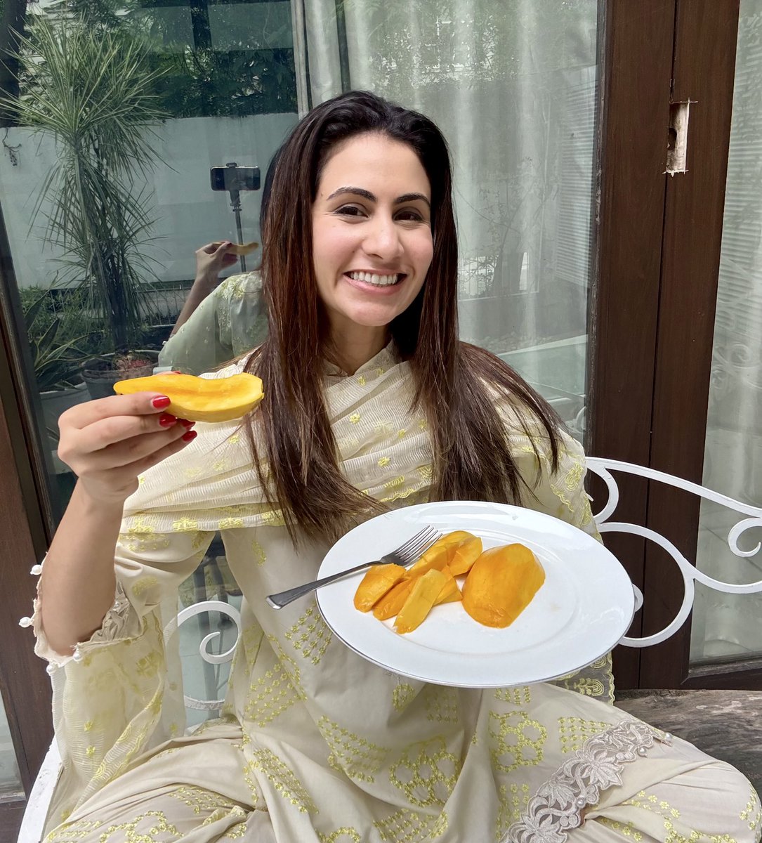 lailachima's tweet image. Back in Pakistan in time for mango season 🥭🥭🥭