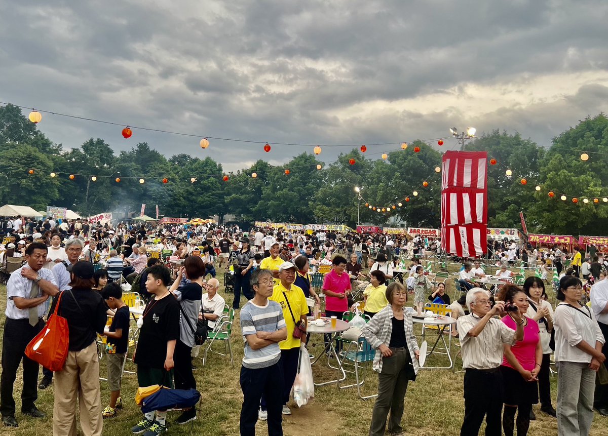 hidemichisato's tweet image. 猛暑が続く札幌においても今、「夏祭り」が真っ盛り。暑い!暑い!といっても北海道の夏は短く、多くのみなさん、「短い夏」を心ゆくまで満喫していました。
#北海道 #公明党 #佐藤英道
#北海道の夏は短い