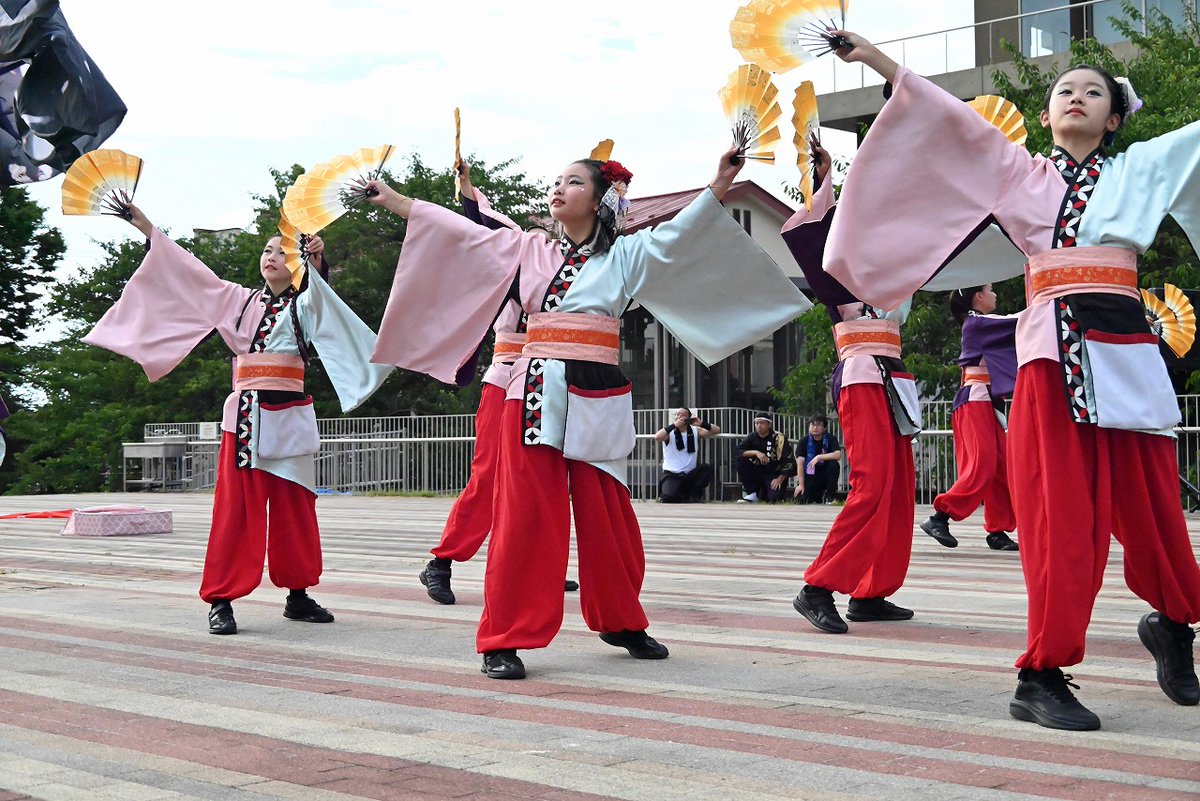 44982441shimu's tweet image. 能代市役所さくら庭で行われている  
夏だ！ビアガーデン屋台村2025にて 
寺こまちゃん・・・寺内こまちはやて組
その２