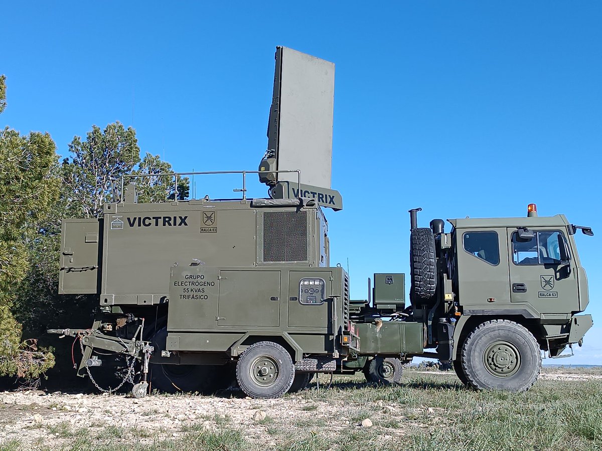 FUTER_ET's tweet image. El Grupo de Artillería de Información y Localización II/63 del #MACA_ET localiza objetivos con los radares Arthur y AN/TPQ 36, equipos de localización por sonido y el sistema UAS Orbiter, para que las Unidades Artilleras puedan cumplir la misione encomendada.
#SomostuEjército.