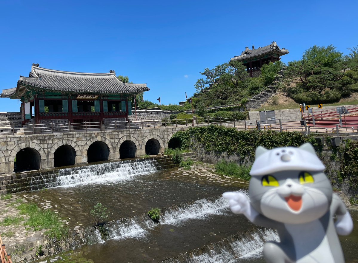 omatagi3's tweet image. KOF96の韓国ステージのモデルとなった、水原華城の「華虹門」に行ってきました！

実際の門の下は川なので入れませんが、門の中には入れます。