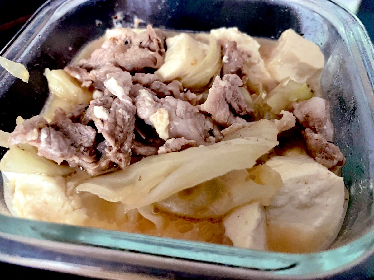 s_c_h's tweet image. 配信やろうか悩んだんですが、今日は川眺めに行ったり部屋を掃除してちょっとレイアウト変えてご飯作ってました。
夜はゆっくり作業してます✒️