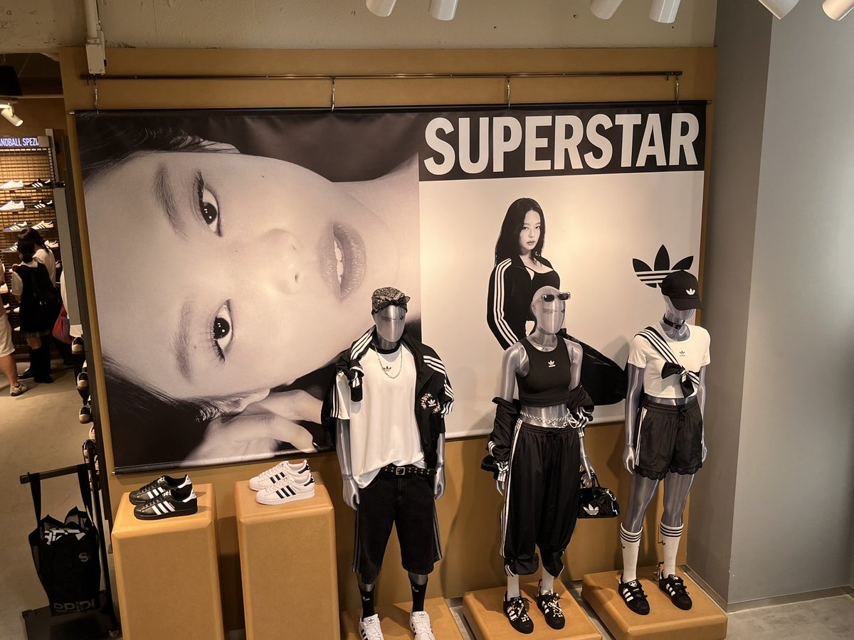 keitadj3's tweet image. #BLACKPINK ジェニ ポスター(渋谷)1
#JENNIE adidas Originals posters in Shibuya, Tokyo Japan
