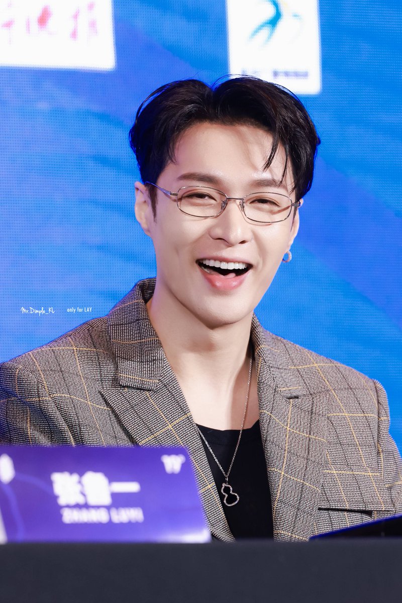 XbackINA's tweet image. 270725 Yixing di The First Film Market Day 2 Xining (Cr:丶Sssunshine_1007, MrDimple_KL, LittleeX_ABITSWEET_1007)
🍭🍭
#LAY #张艺兴 #레이 @lay_studio @layzhang #YIXING @LAYZHANG_JP