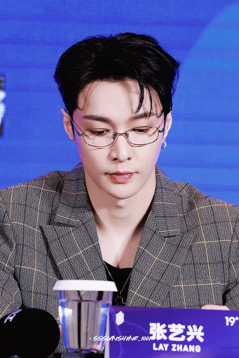 XbackINA's tweet image. 270725 Yixing di The First Film Market Day 2 Xining (Cr:丶Sssunshine_1007, MrDimple_KL, LittleeX_ABITSWEET_1007)
🍭🍭
#LAY #张艺兴 #레이 @lay_studio @layzhang #YIXING @LAYZHANG_JP
