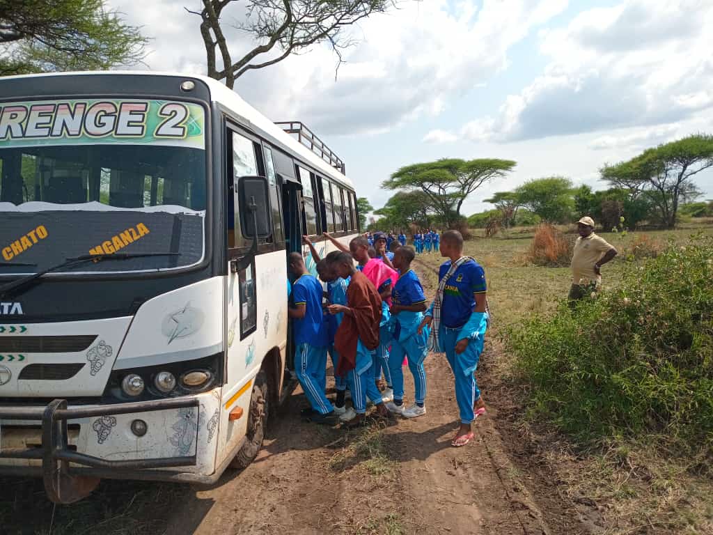 DavinciP4's tweet image. visually impaired wanasema tuvuke bila kutazama kushoto na kulia 🫵 #islandkid