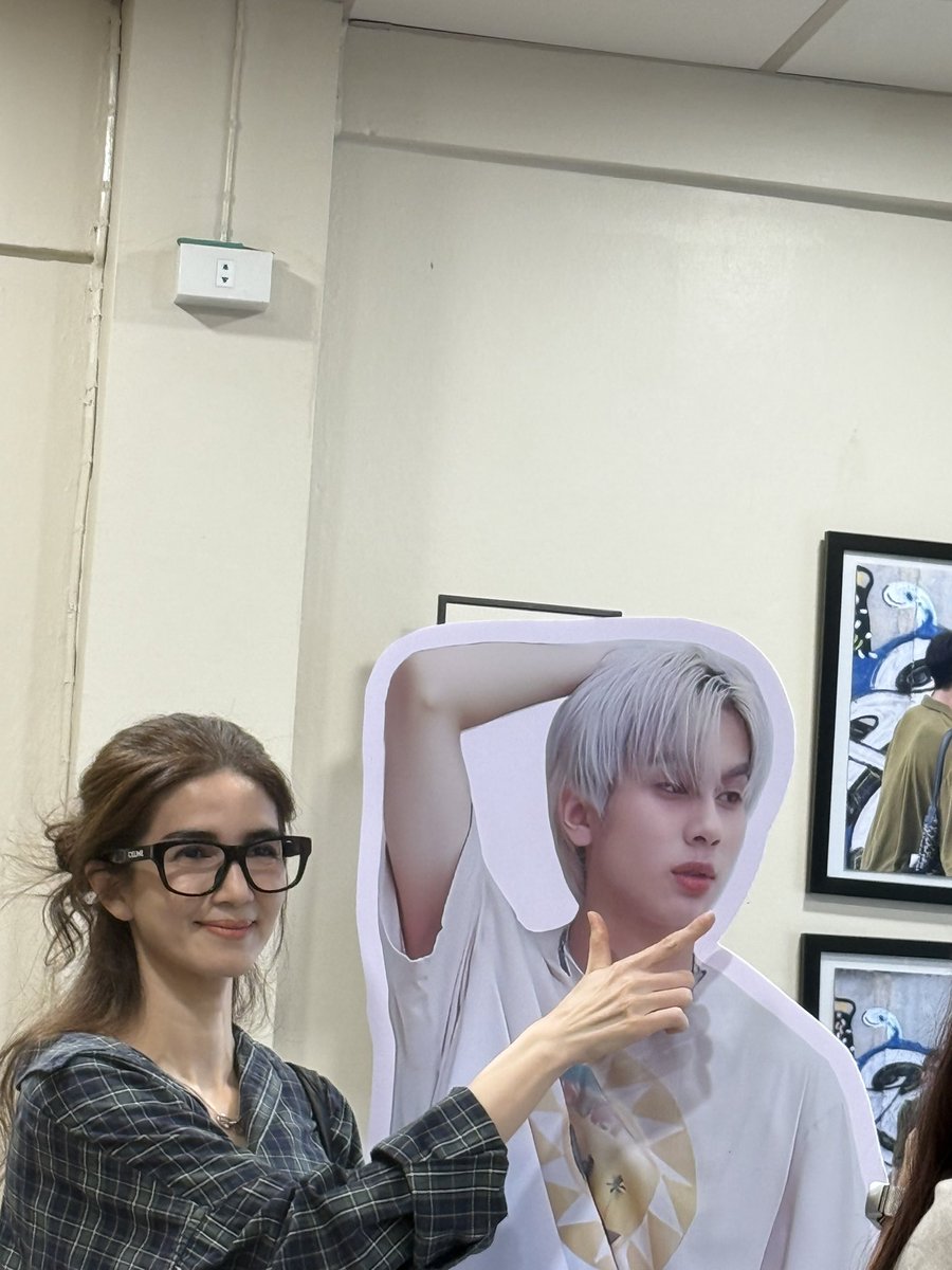 e1194eh's tweet image. ขอบคุณที่เกิดมาน๊าาา เจย์เป็นความสุขของทุกคนเล๊ยยย ใดใดแม่โบว์สวยมากสวยมากๆ แก้วน้องมะลิทำมาฝากพี่ๆไพซ์คือน่ารักจนใจเจ่บนั่งมองจนปริ่ม ครอบครัวที่น่ารักที่สุดในจักรวาลเลยฮ้าบ &lt;3!!
#21stJayDontWorryBeachHappy
#JAYkansopon #DICE_SONRAY