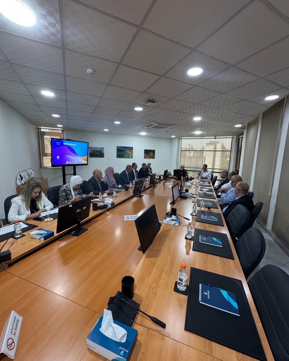 لجنة تأمين السيارات واللجنة المالية في الاتحاد تلتقيان ممثلي شركة تشويش لمناقشة الخدمات الالكترونية والبرمجيات التي أنجزتها الشركة في مجال معالجة ملفات المستردات بين شركات التأمين في حوادث المركبات