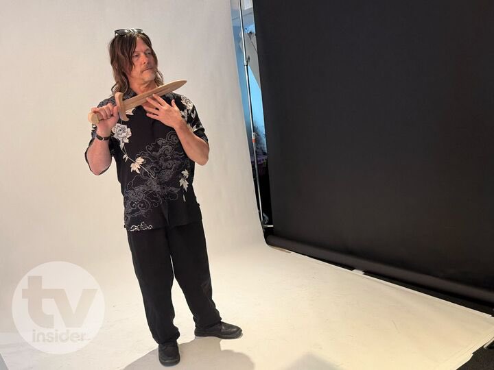reedusnetwork's tweet image. Norman Reedus, Melissa McBride, David Zabel, and Scott M. Gimple posing for portraits during day 2 at San Diego Comic-Con in San Diego, California on July 26th.
©️ TV Insider
#normanreedus #melissamcbride #sdcc #sdcc2025