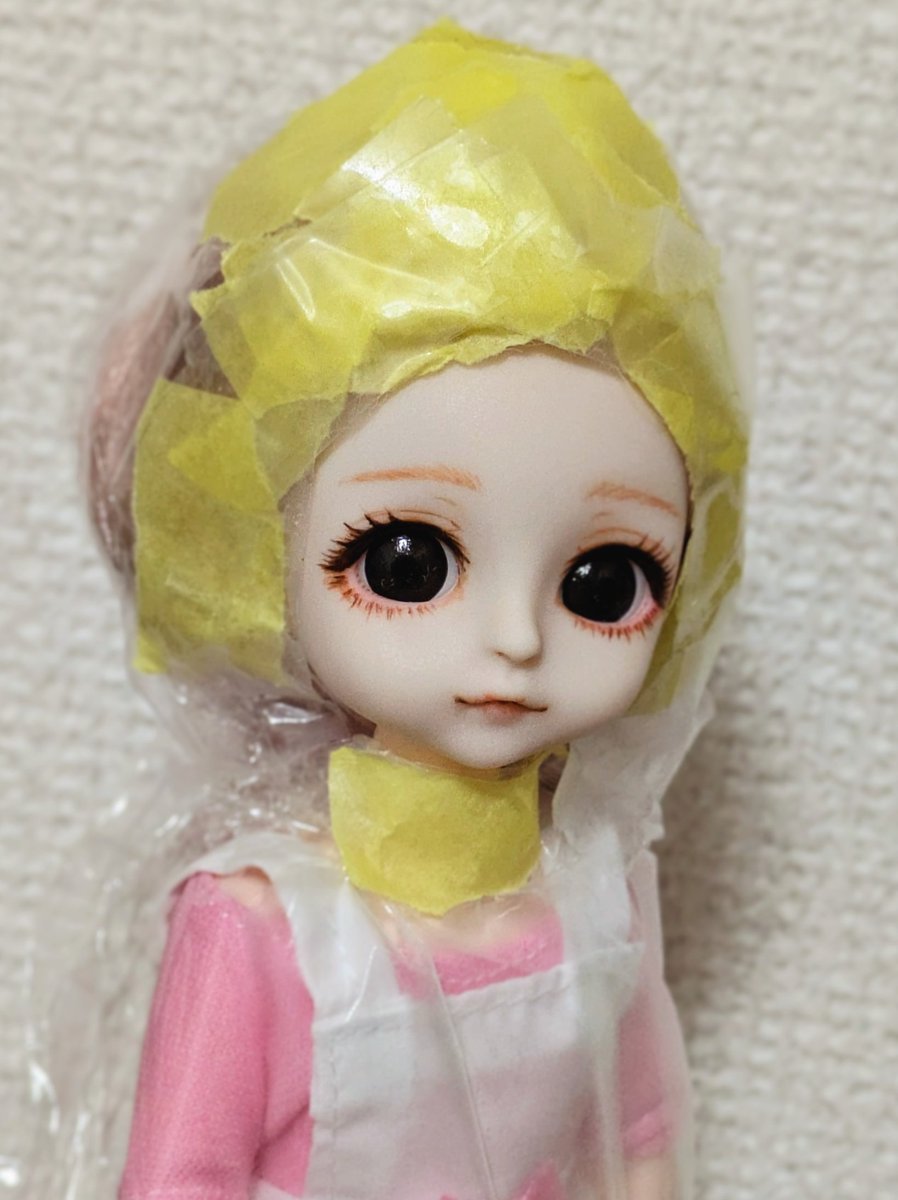 153_OBR's tweet photo. ダイソーの着せ替えドールゆきちゃんで遊んでたらこんな時間になってた
漬けたりしてみたけど、毛先のチリチリってやっぱ直せないのかな https://t.co/X7lsnZx8K4