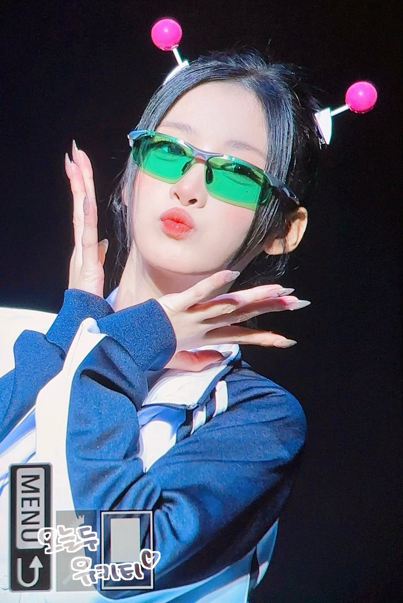yukiyo_1106's tweet image. 프리뷰🐱 250727 사웨 대면팬싸

🤖💞

#유키 #YUKI #毛利小雪 #ユキ #もうりこゆき
#퍼플키스 #PURPLE_KISS #パープルキス
#I_Miss_My #DOREMI