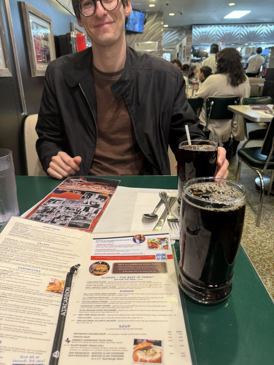 sakinanerd's tweet image. hefty doses of coffee at 11pm with the next alex karp #honored #loaded #billionaire