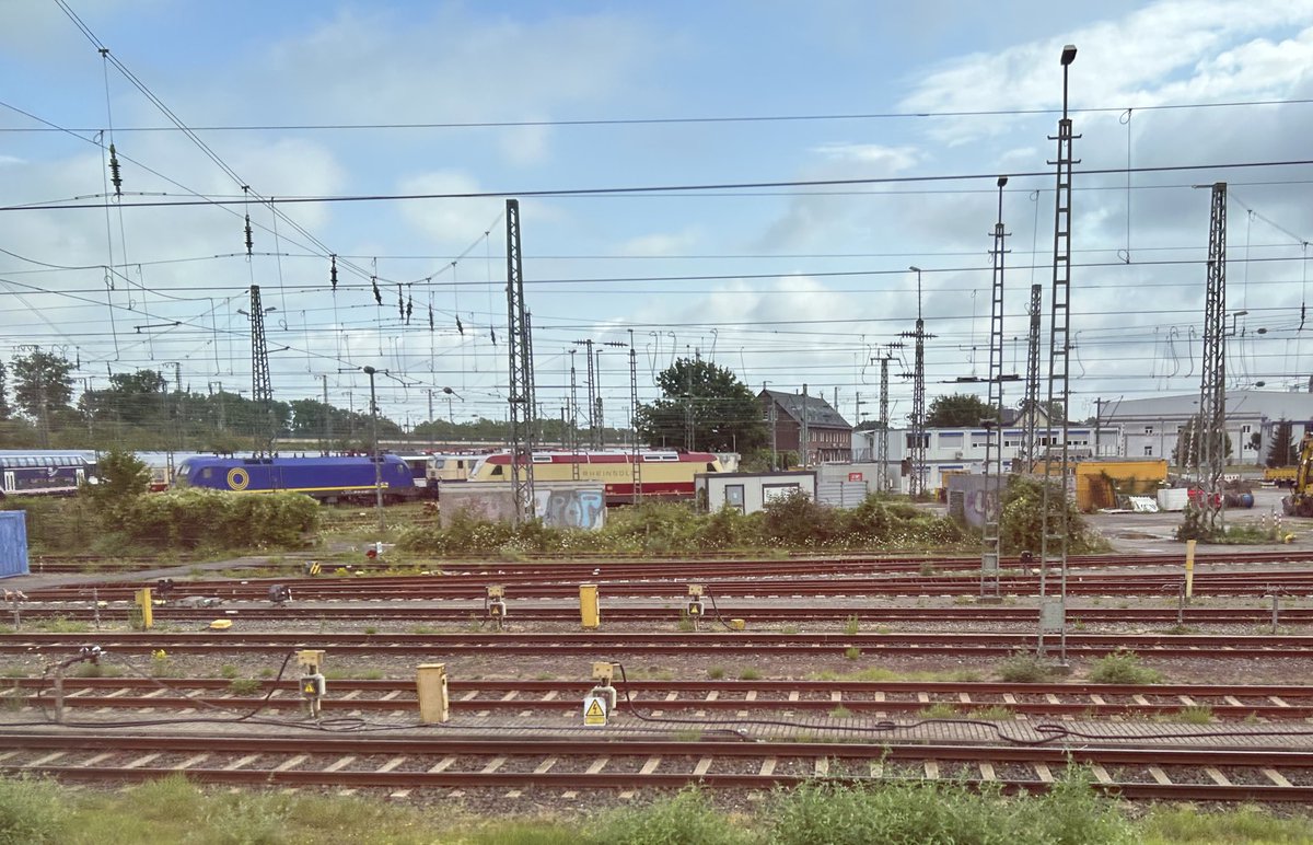 HistorianBlood's tweet image. #Trains - always something to be seen at Cologne …
