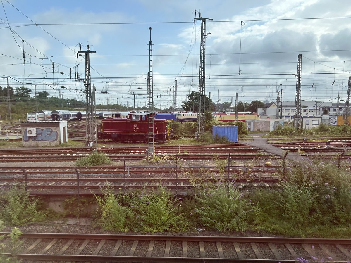 HistorianBlood's tweet image. #Trains - always something to be seen at Cologne …