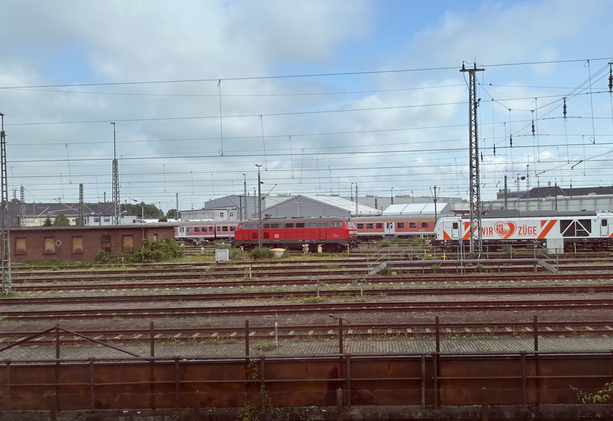 HistorianBlood's tweet image. #Trains - always something to be seen at Cologne …