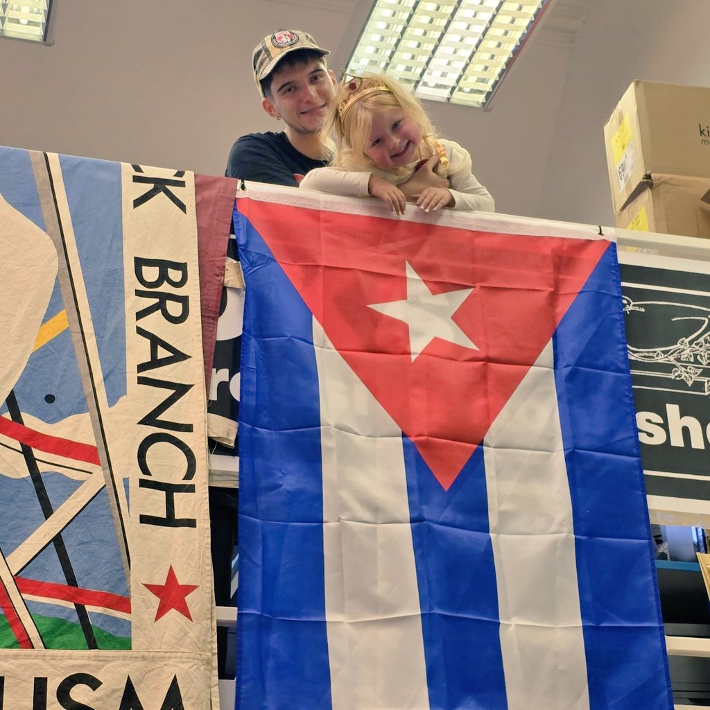 Unity Books tweet media