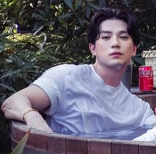 randomacken's tweet image. ARATA MACKENYU YOU&apos;RE A GODDAMN SNACK