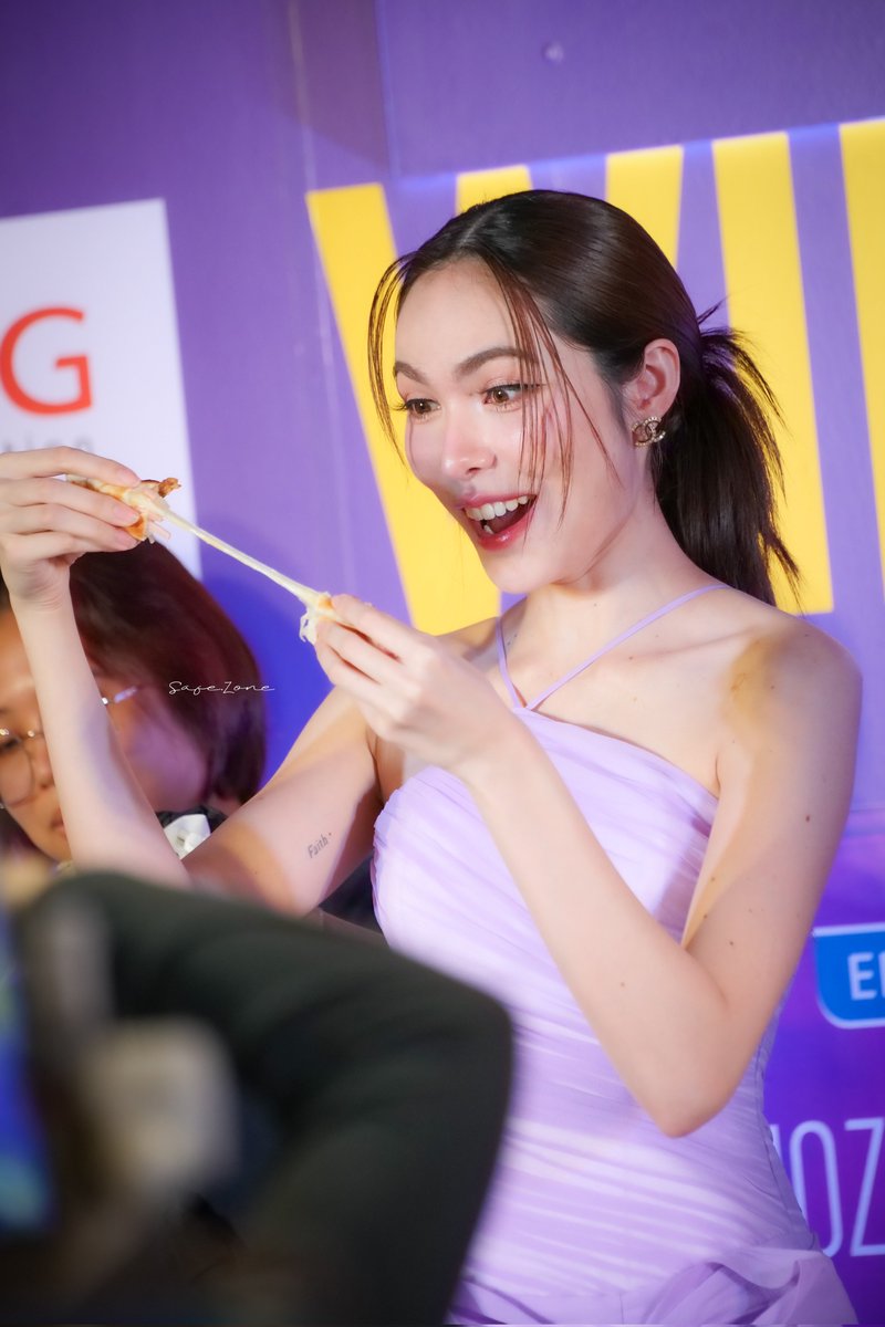 SZForme__'s tweet image. รู้เลยว่าชอบชีสมากแค่ไหน
#ชาล็อตออสติน #CharlotteAustin
@itscharlotty