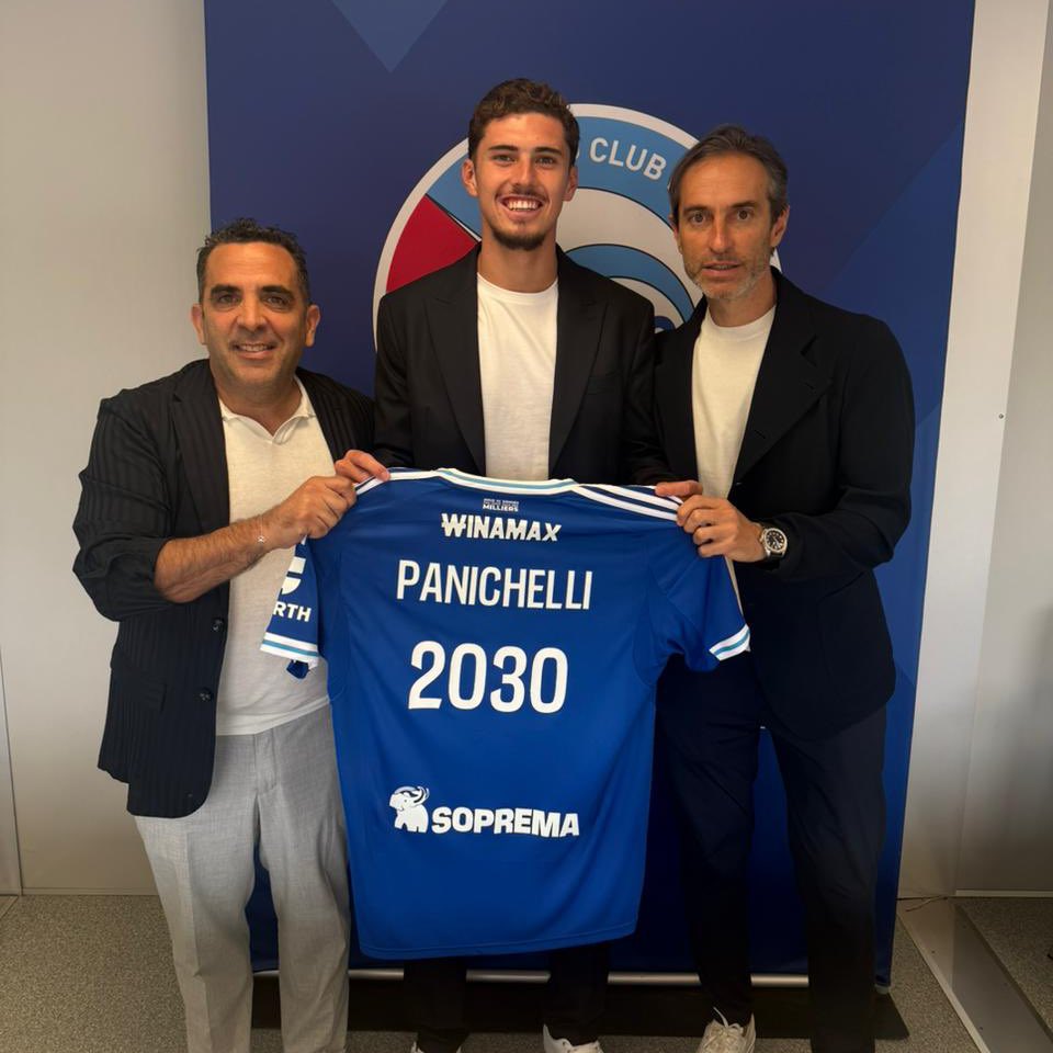 FabrizioRomano's tweet photo. 🔵🇦🇷 Official, confirmed. Joaquín Panichelli signs in as new Strasbourg player from Deportivo Alavés.

€16.5m deal sealed on Friday. ✍🏻

Here Panichelli with agents Martin Guastadisegno, Dario Bombini and intermediary Kristian Bereit. https://t.co/lpnErS7rLY