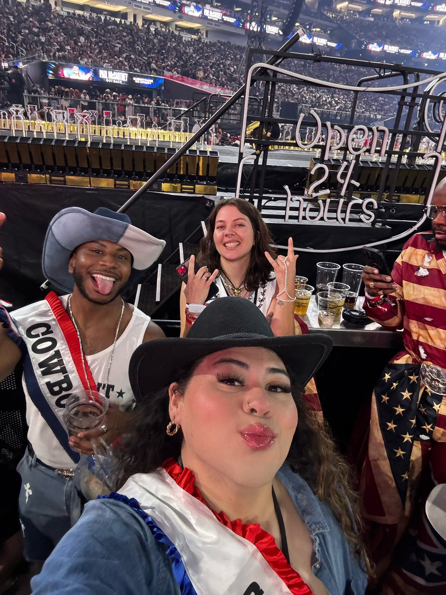 PacoSlays's tweet image. Love you @TonioDivine had a blast! ๐๐๐ซถ๐ผ๐ฅ๐ค๐ผ