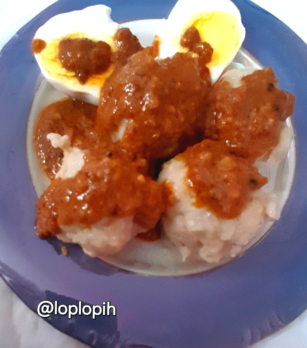 loplopih's tweet image. Gada yg mau ajak aku reuni gitu? Nanti aku bawain somay....