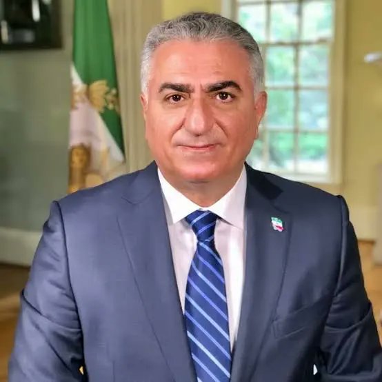 mijniran's tweet image. پدر ملت ایران اگر این بی‌پدر است،
به چنین ملت و گور پدرش باید رید!