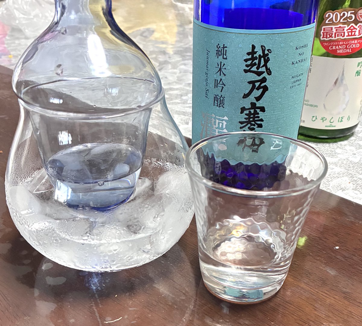 On1000Panda's tweet image. 日曜日 お疲れ様〜🍻
賑やかな娘一家がお帰りになり…
ふーっ😮💨
日常に戻り、夫婦で労い…乾杯♪
お疲れ様〜🍻
今夜はあるもので済ませ、何も作らんゾ!
ビールの後の冷酒…おいしぃな🍶😁
明日からもがんばろ〜♪
#日本酒