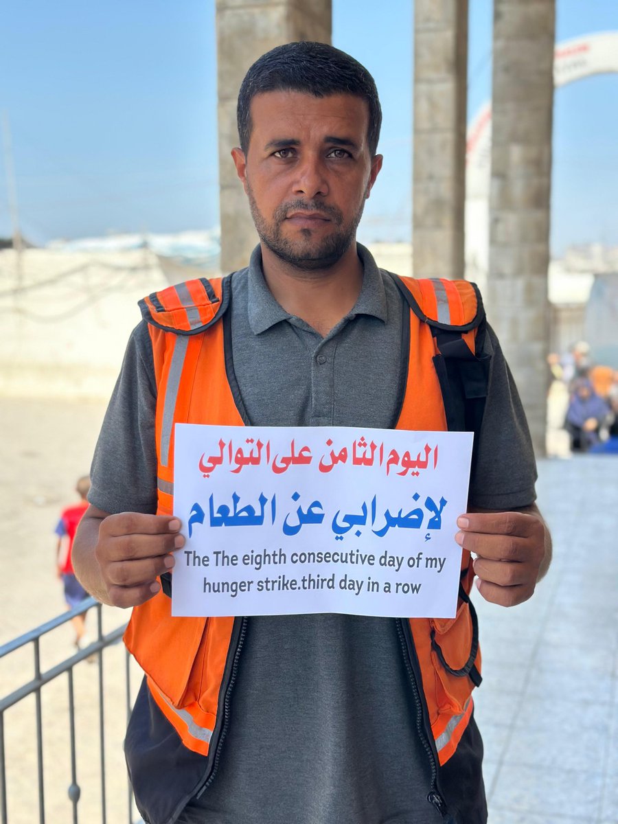 mahmoadbasal's tweet photo. لليوم الثامن على التوالي، ما زلتُ مضربًا عن الطعام، رفضًا لسياسة التجويع والإذلال التي تنتهجها قوات الاحتلال الإسرائيلي في إدخال شاحنات المساعدات الإنسانية.
وأدعو جميع دول العالم إلى ممارسة الضغط على الاحتلال، لإنهاء هذه السياسة التي تستهدف الأبرياء في غزة. https://t.co/fmaINCVCiH