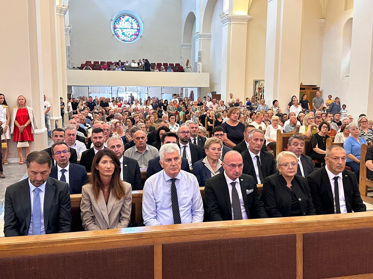 grlicradman's tweet image. As the envoy of Prime Minister @AndrejPlenkovic , I took part today in the commemoration of the 32nd anniversary of the suffering and persecution of Croats in the town of Bugojno. We must preserve the memory of these tragic events so that they are never repeated.

Croatia and…