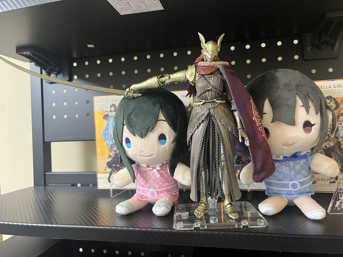 bob1103h's tweet image. マレニアには月下氷姫ぬいを守護する仕事に就いてもらった